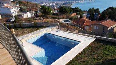 Schöne moderne Villa in Bar, Shushanj, mit Panoramablick auf das Meer und Pool