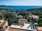 Schöne moderne Villa mit 3 Schlafzimmern in Dobra Voda mit Panoramablick auf das Meer und Pool