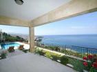 Schöne moderne Villa mit 3 Schlafzimmern in Dobra Voda mit Panoramablick auf das Meer und Pool
