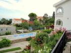 Schönes 3-Zimmer-Haus mit Panoramablick auf das Meer und einem Swimmingpool