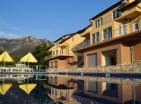 Große Wohnung mit Grundstück, garage und schwimmbad in Bar in Monteray residenz