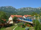 Große Wohnung mit Grundstück, garage und schwimmbad in Bar in Monteray residenz