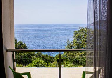 Studio-Apartment in einer wunderschönen Anlage mit Panoramablick auf das Meer