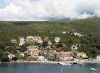 2-stöckiges Haus von 230 m2 mit Gästehaus in Bigovo am Meer und mit Pool