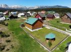 Freifläche großes Holzhaus 140 m2 in 2 Ebenen steht in Zabljak zum Verkauf
