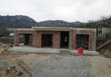 Neues Haus im Bau in Zupci, Bar mit ausgezeichnetem Meer-und Bergblick