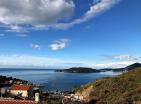 Eine Wohnung auf Sveti Stefan 110 m2 mit Meerblick zu verkaufen