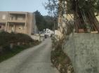 Grundstück in Dobrota, Kotor für Investitionen oder den Bau eines Wohnhauses