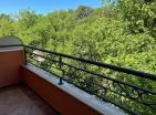 Eine Wohnung zum Verkauf in Petrovac mit Meerblick von der Terrasse 500 m vom Meer entfernt
