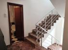Lux dreistöckige Villa 270m2 zum Verkauf in Sutomore mit wunderschönem Bergblick