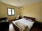 Große Wohnung 90 m2 mit 2 Schlafzimmern in Wohnanlage in Krashichi mit Meerblick