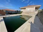 Dreistöckige Villa mit Pool in Krimovica mit Panoramablick auf das Meer