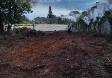 Großes Grundstück 2078 m2 zum Verkauf in Baosici, Herceg Novi mit Meerblick