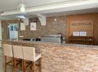Hotel in Dobra Voda zu verkaufen mit 14 Wohnungen und Restaurant