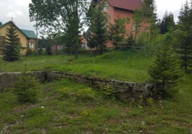 Urbanisiertes Grundstück zum Verkauf im Zentrum von Zabljak für Mini-Hotel oder Haus