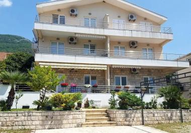 Wohnung in Herceg Novi in Wohnanlage mit Pool 300 m vom Meer entfernt