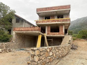 Neues im Bau befindliches Haus in Dobra Voda mit Meerblick und Bergen