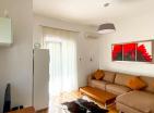 Neue moderne sonnige Wohnung in Budva mit Terrasse mit Meerblick und Garage 700 m vom Strand entfernt