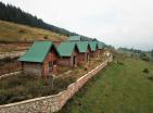 Dorf 20000 m2 mit 16 Häusern zum Verkauf in Zabljak