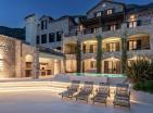 Ausverkauft : Luxusvilla in Risan mit Pool und privatem Bootsparkplatz