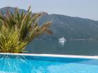 Luxusvilla in Risan mit Pool und privatem Bootsparkplatz