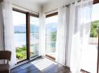 Moderne Villa neben Tivat mit Privatstrand, Bootssteg und Panoramablick