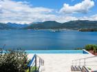 Moderne Villa neben Tivat mit Privatstrand, Bootssteg und Panoramablick