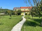 Abgeschiedenes Montenegro-Haus mit Pool, Obstgarten, Zugang zum Fluss