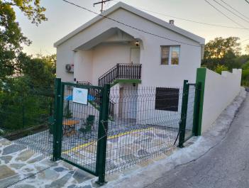 2-stöckiges Haus mit Meerblick, 4 Schlafzimmern und Balkon