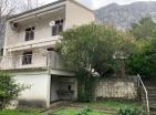 2-stöckiges Haus in Kotor, Dobrota mit Meerblick und Parkplatz