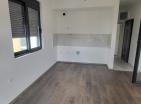 Neubau 2-Zimmer-Wohnung 42 m2 mit Parkplatz in Ulcinj