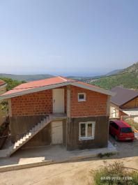 3-stöckiges Haus mit Berg-und Meerblick in rauer Ausführung in Sutomore