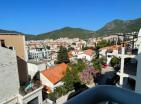 Atemberaubende 1-Zimmer-Wohnung mit Meerblick in Budva mit 2 Balkonen