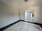 Neue geräumige 3-Zimmer-Wohnung in Bar-nahe am Meer!