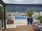 Luxuriöses Penthouse mit Meerblick und Pool in Budva