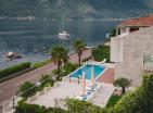 Luxuriöse 6-Zimmer-Villa in erster Linie mit Meerblick und Pool in Morinj, Kotor