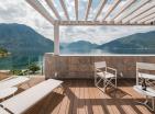 Luxuriöse 6-Zimmer-Villa in erster Linie mit Meerblick und Pool in Morinj, Kotor