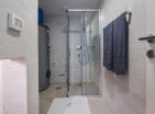 Luxuriöse 6-Zimmer-Villa in erster Linie mit Meerblick und Pool in Morinj, Kotor