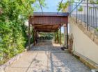 Luxuriöse 2-stöckige Villa mit Meerblick in Herceg Novi mit Pool und Terrasse