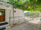 Luxuriöse 2-stöckige Villa mit Meerblick in Herceg Novi mit Pool und Terrasse