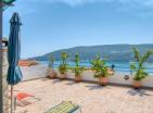 Luxuriöse 2-stöckige Villa mit Meerblick in Herceg Novi mit Pool und Terrasse