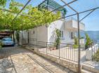 Luxuriöse 2-stöckige Villa mit Meerblick in Herceg Novi mit Pool und Terrasse