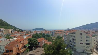 Atemberaubende Maisonette-Wohnung 47 m2 mit Meerblick in Budva, Montenegro