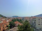 Atemberaubende Maisonette-Wohnung 47 m2 mit Meerblick in Budva, Montenegro