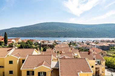 Spektakulärer Meerblick neue 2-Zimmer-Wohnung 69 m2 in der Nähe von Meer und Porto Novi