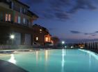 Luxuriöse 3-stöckige Wohnung 132 m2 mit Pool in Monterey Residenz