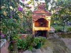 Gemütlich eingerichtetes Ferienhaus mit Terrasse und Obstgarten in Šušanj, Bar, 800 m zum Meer