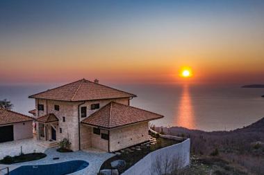 Exklusive Villa im mediterranen Stil 185 m2 in Blizi kuci mit Meerblick