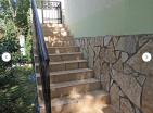 Große Wohnung 72 m2 in Budva mit 1 Schlafzimmer, 2 Terrassen und Pool in Lux House