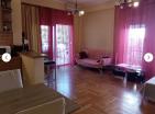 Große Wohnung 72 m2 in Budva mit 1 Schlafzimmer, 2 Terrassen und Pool in Lux House